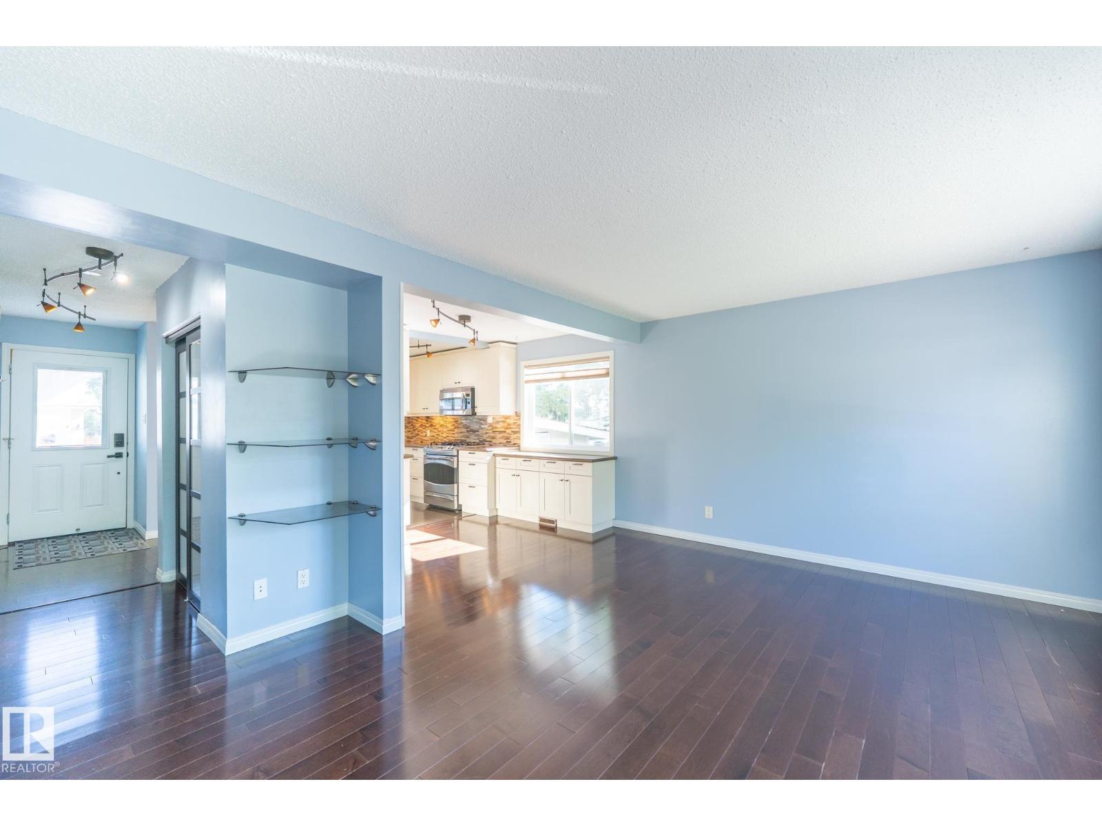 18289 74 AV NW - 15