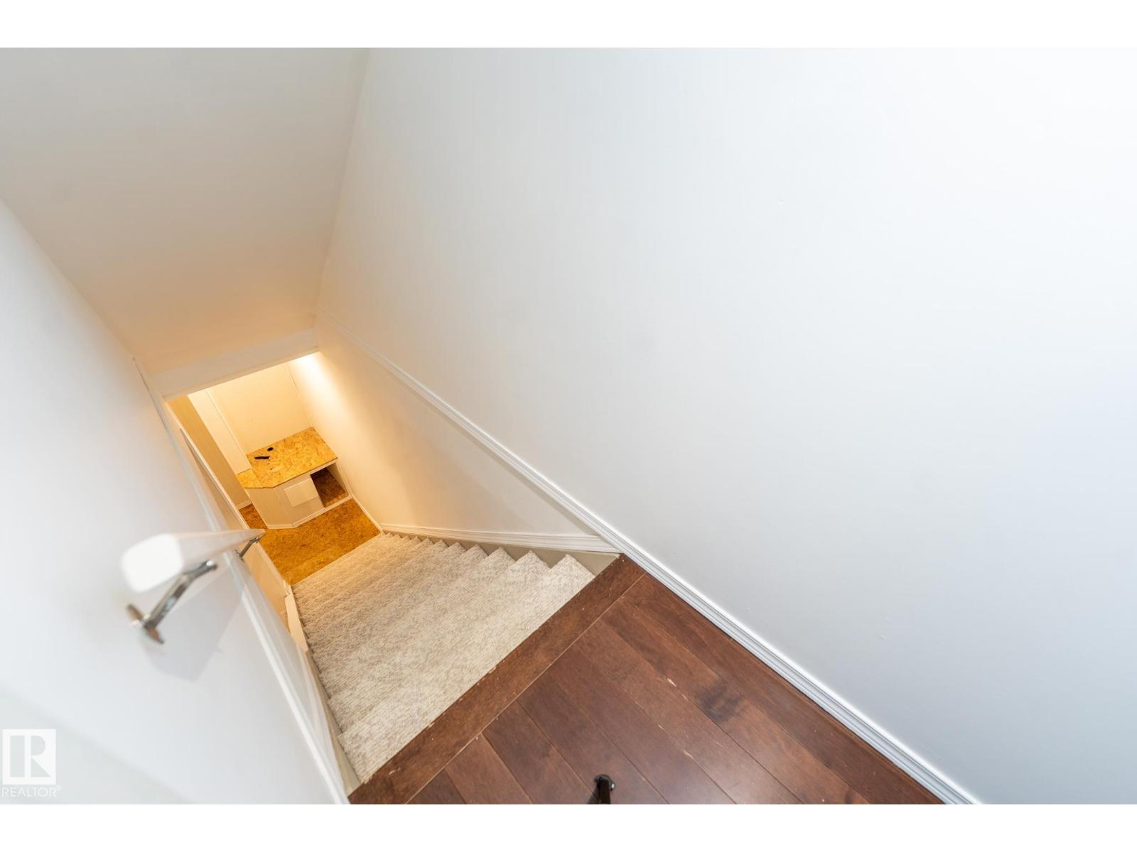 18289 74 AV NW - 18