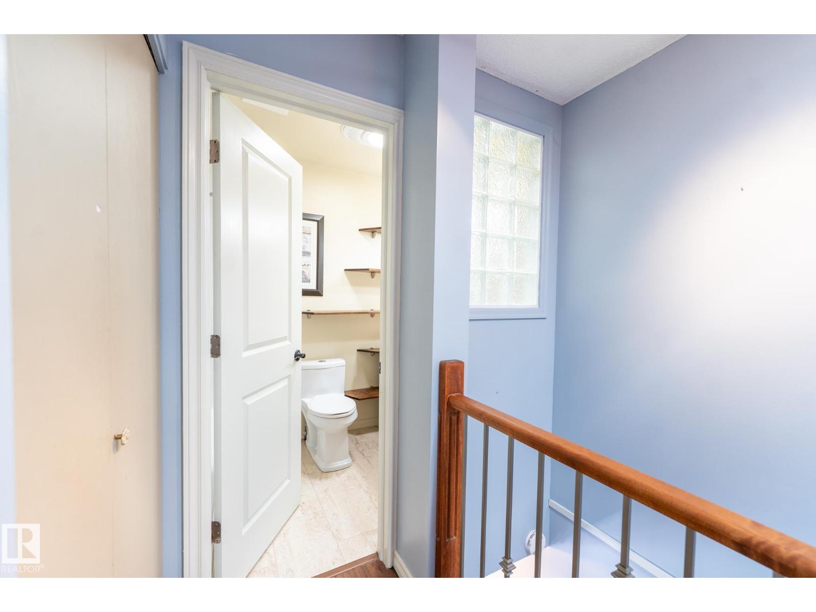 18289 74 AV NW - 22