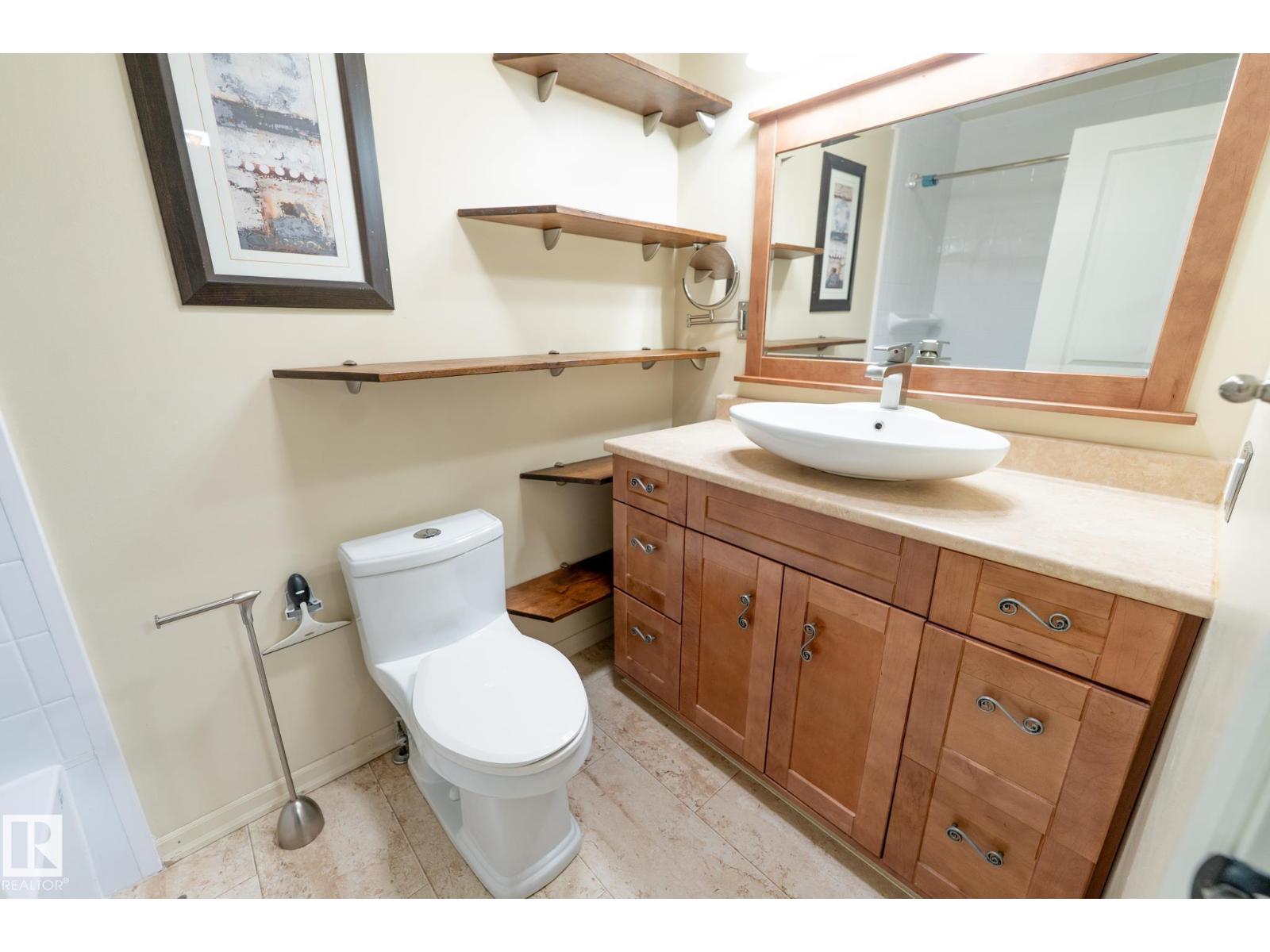 18289 74 AV NW - 24