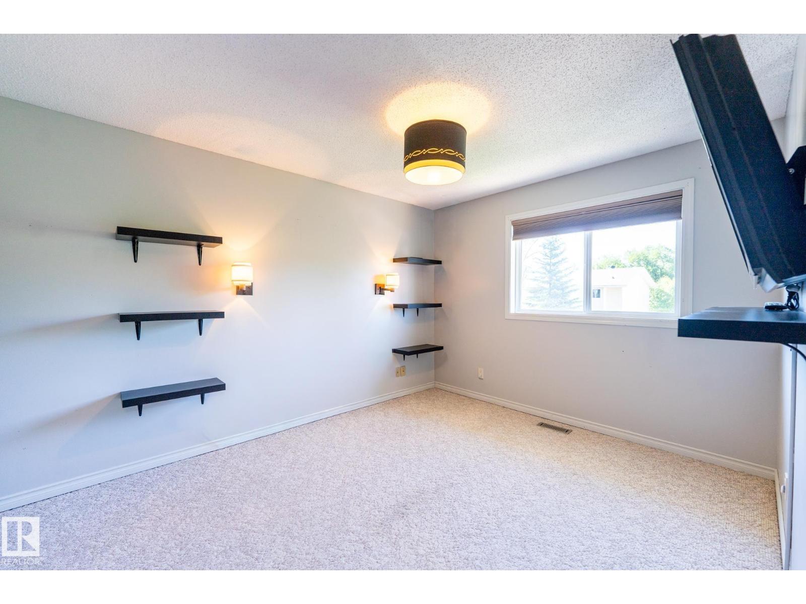 18289 74 AV NW - 26
