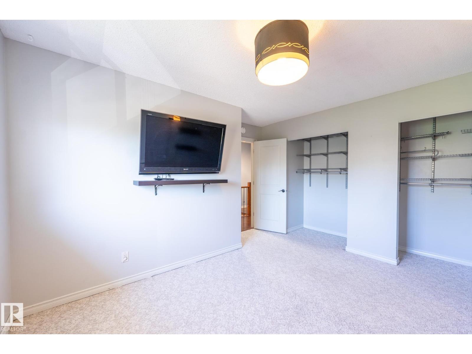 18289 74 AV NW - 28