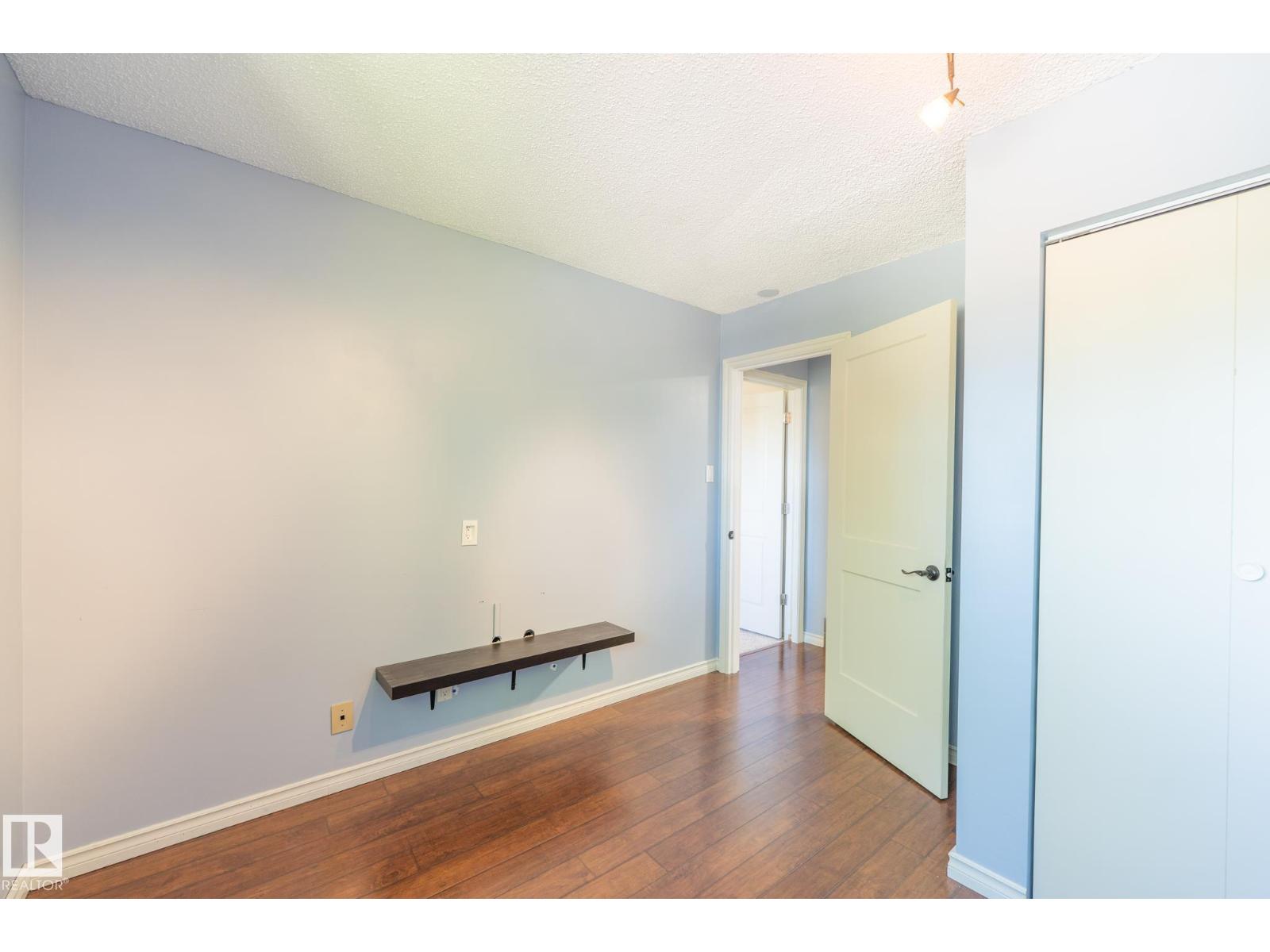 18289 74 AV NW - 33