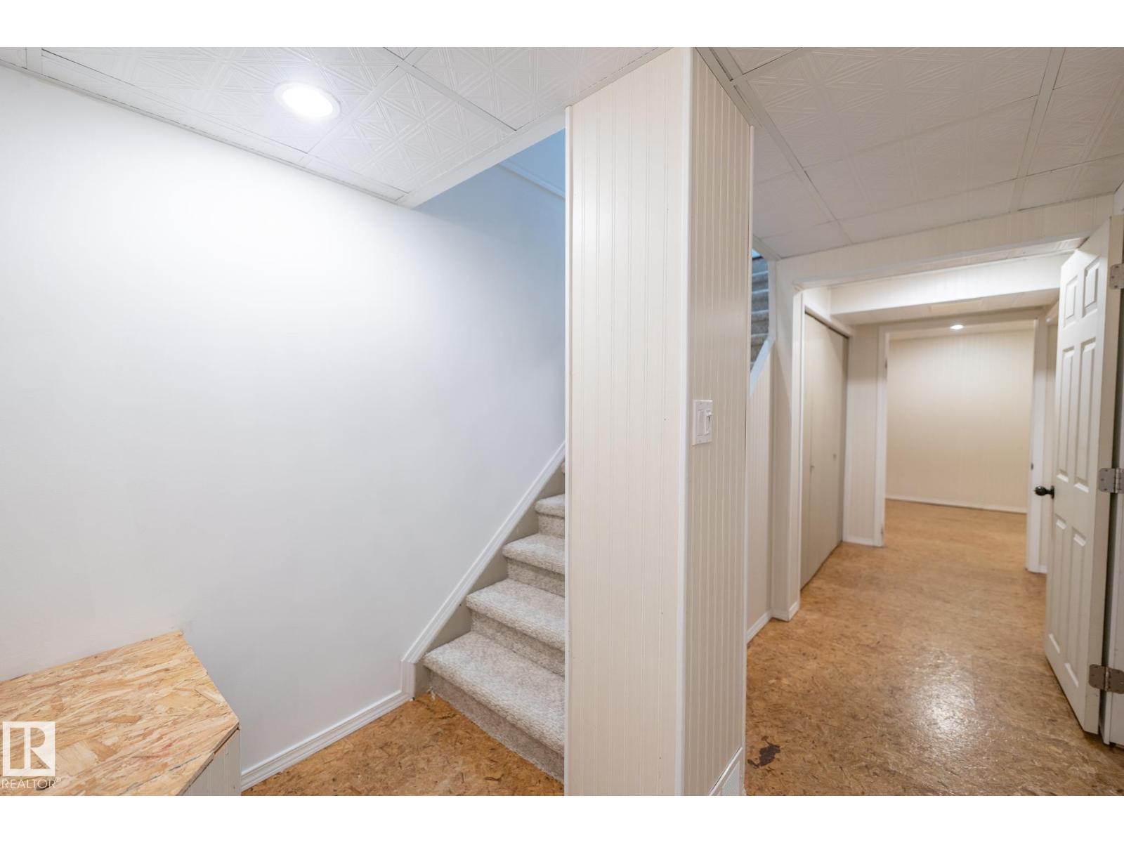 18289 74 AV NW - 38