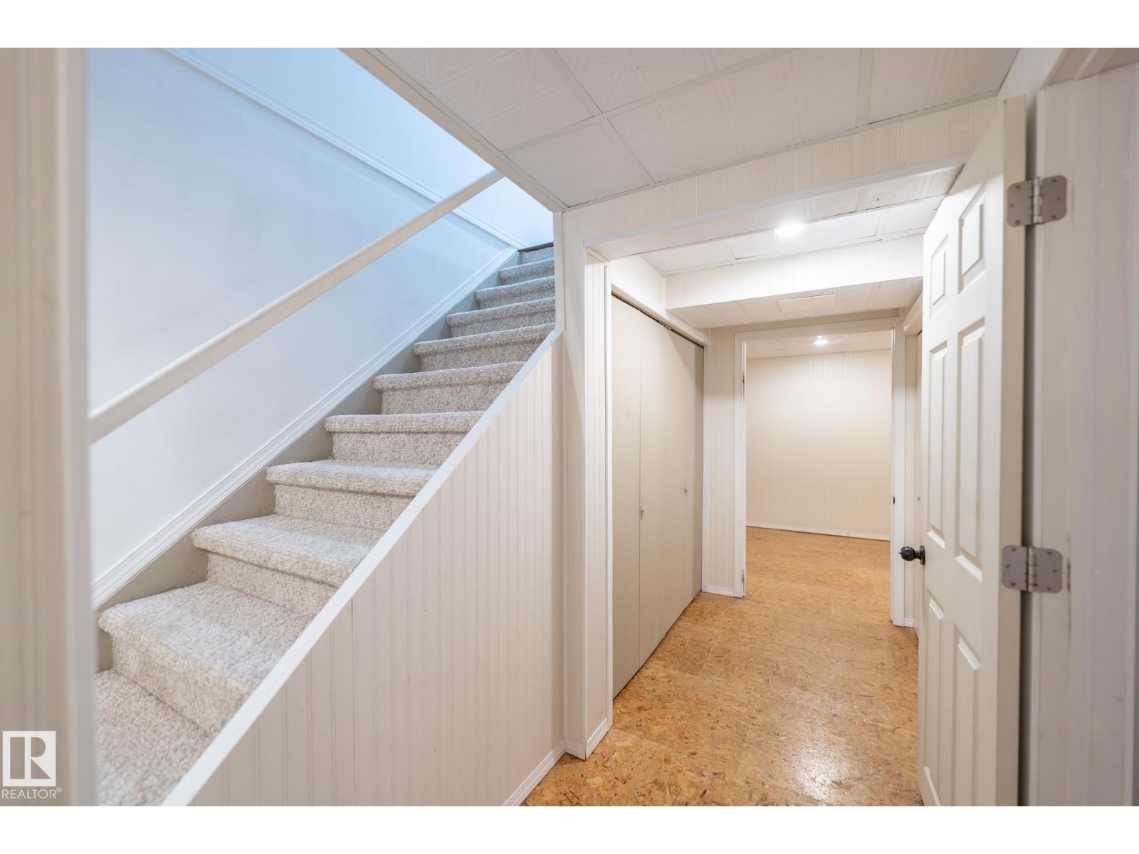 18289 74 AV NW - 39