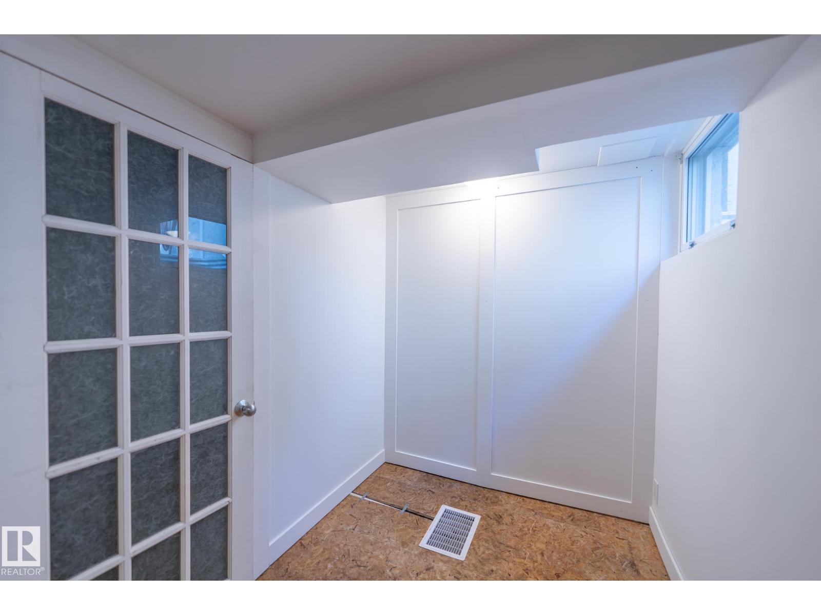 18289 74 AV NW - 42