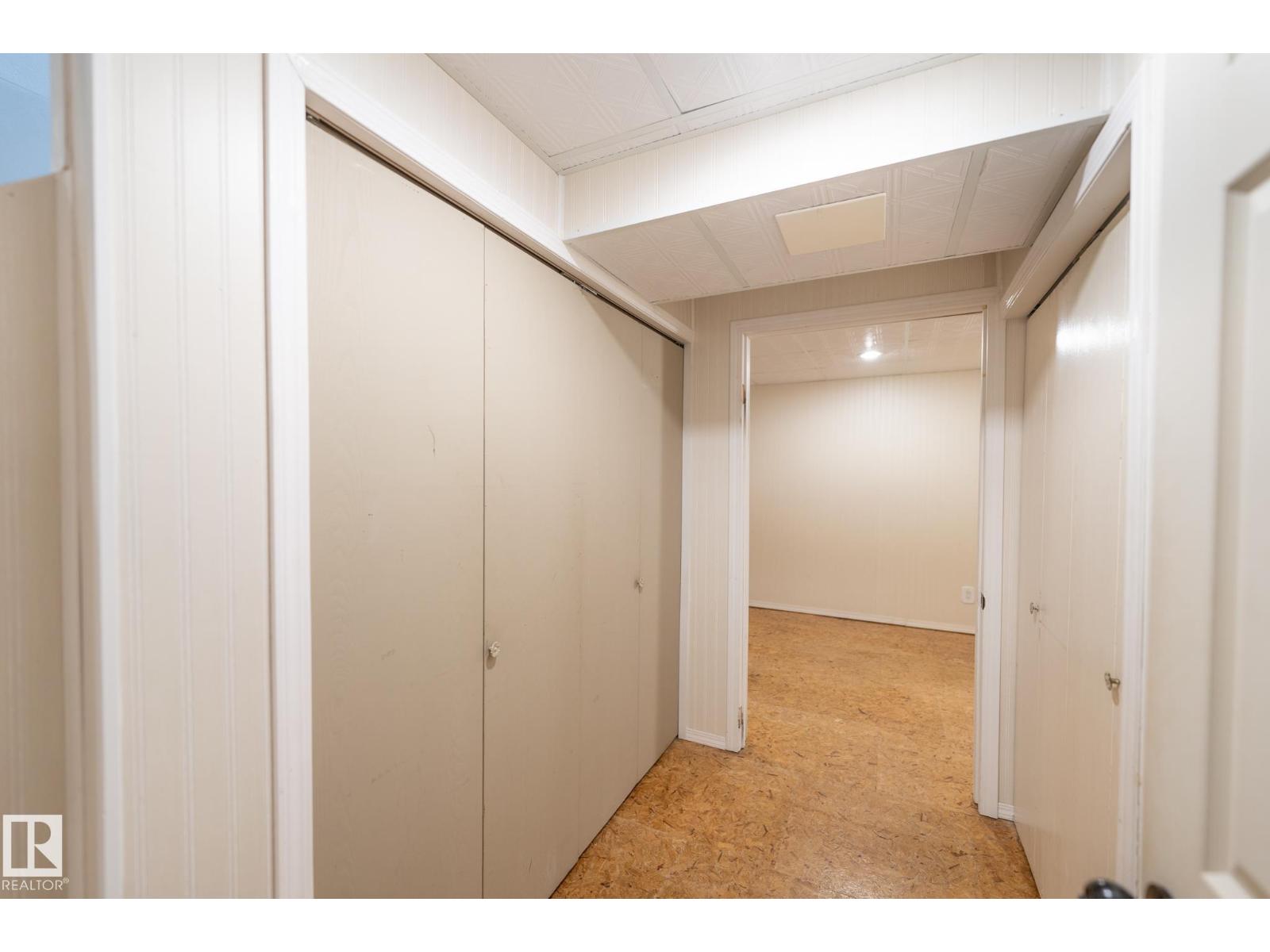 18289 74 AV NW - 44