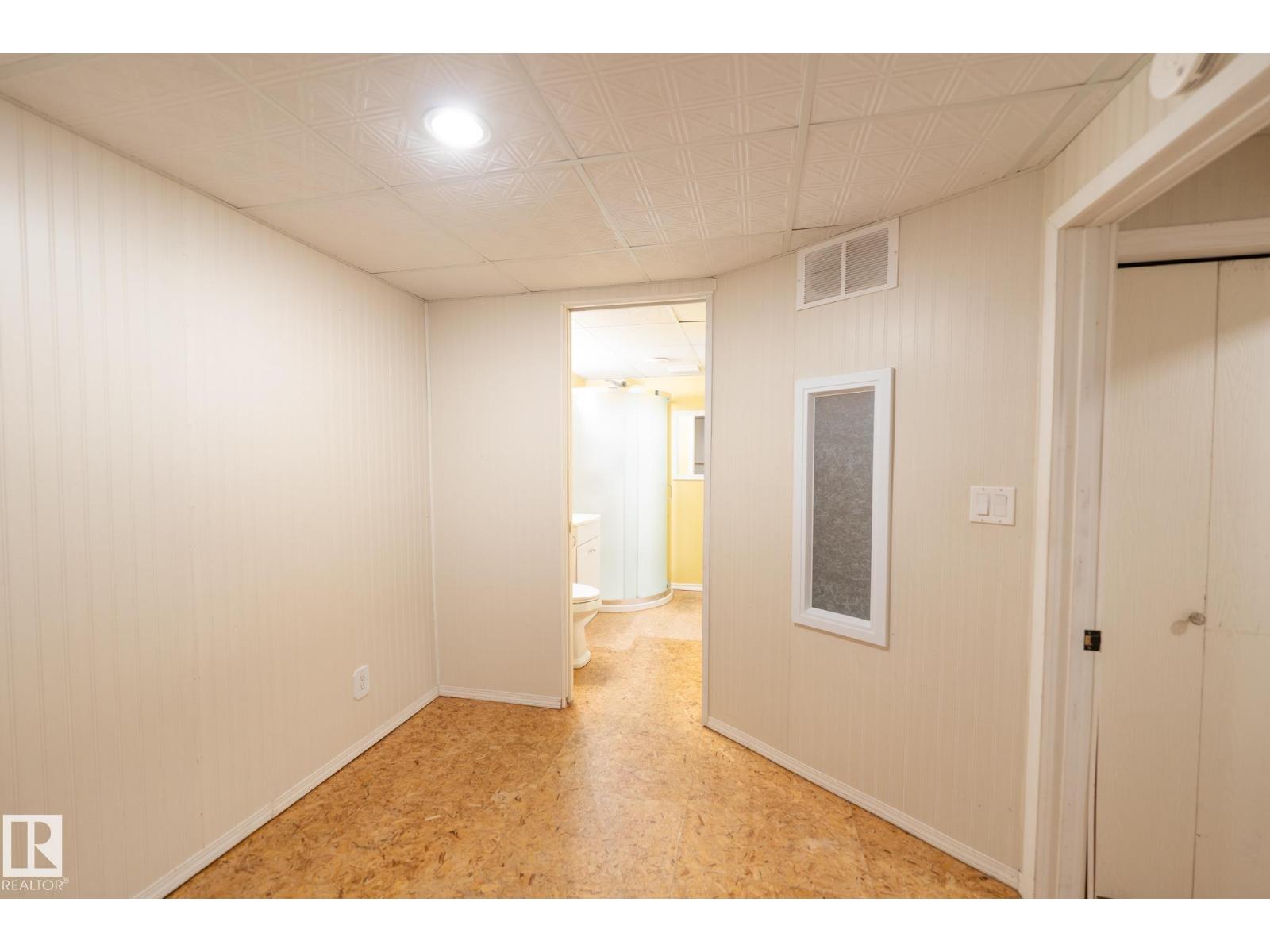 18289 74 AV NW - 48