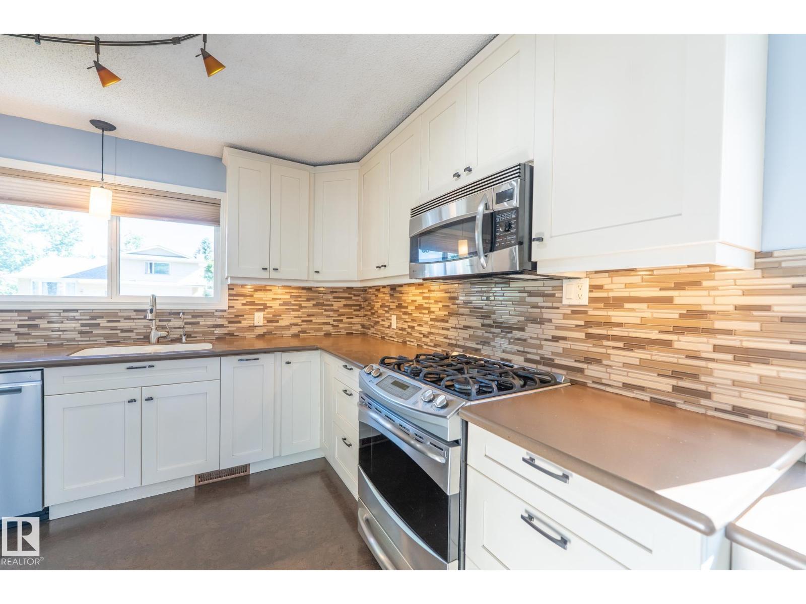 18289 74 AV NW - 5