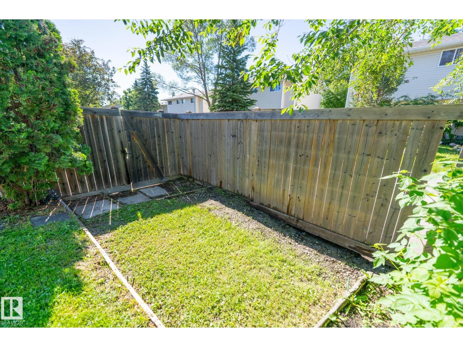18289 74 AV NW - 57