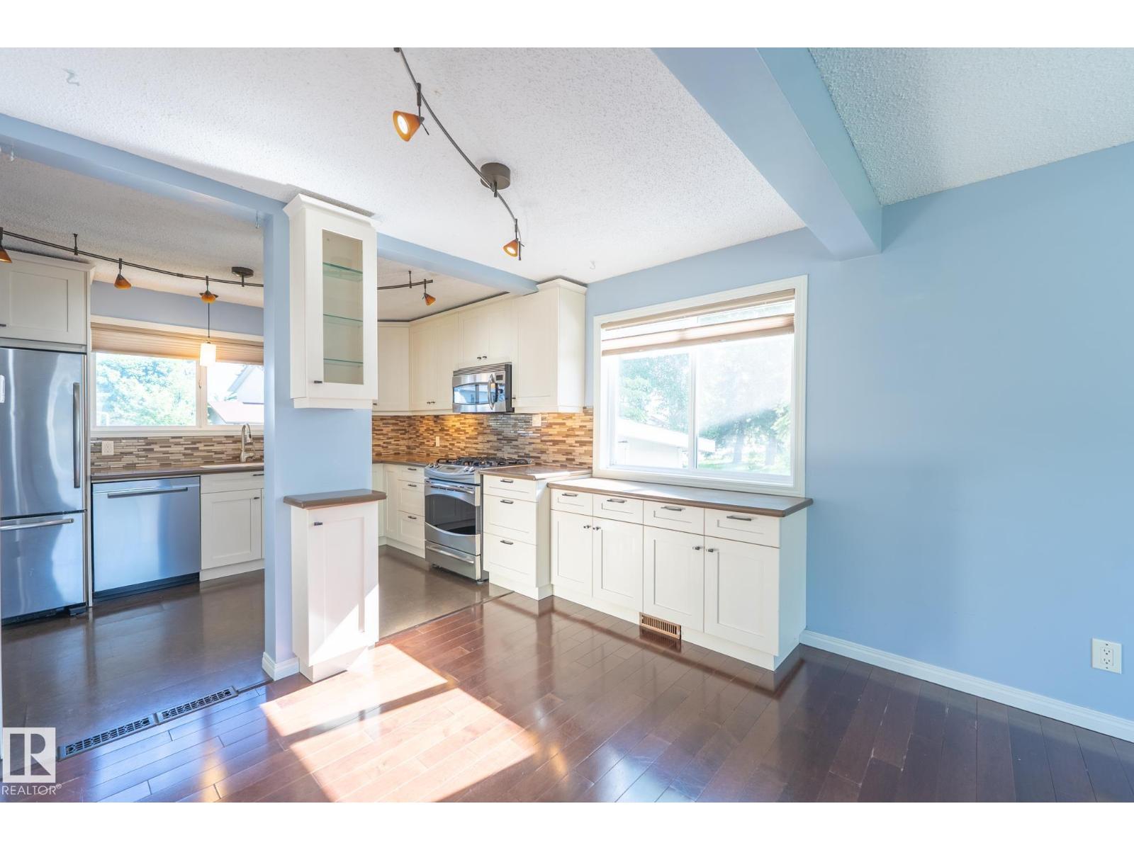 18289 74 AV NW - 6