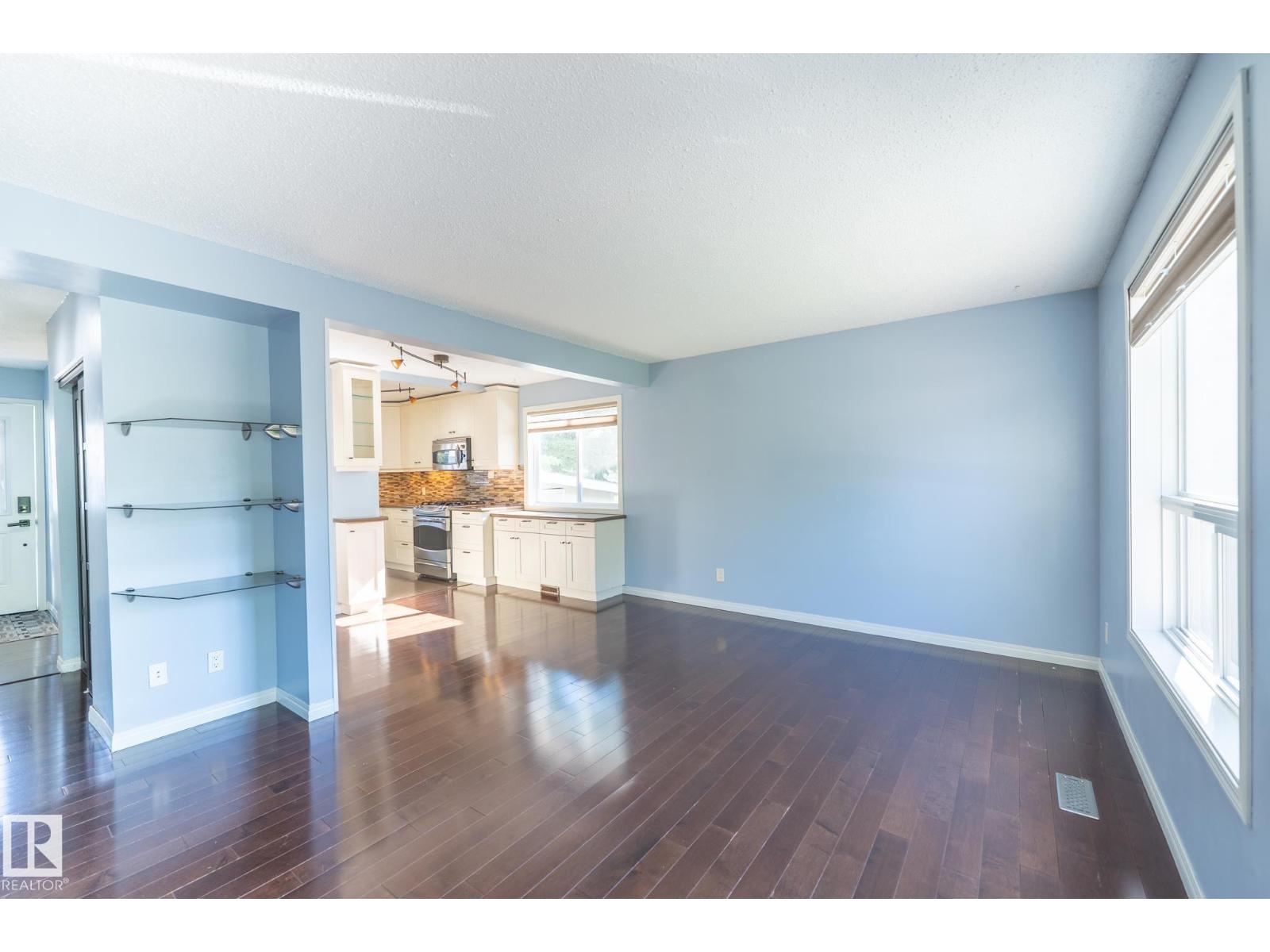 18289 74 AV NW - 7