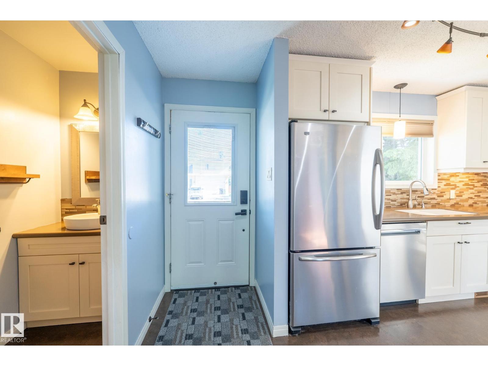 18289 74 AV NW - 8