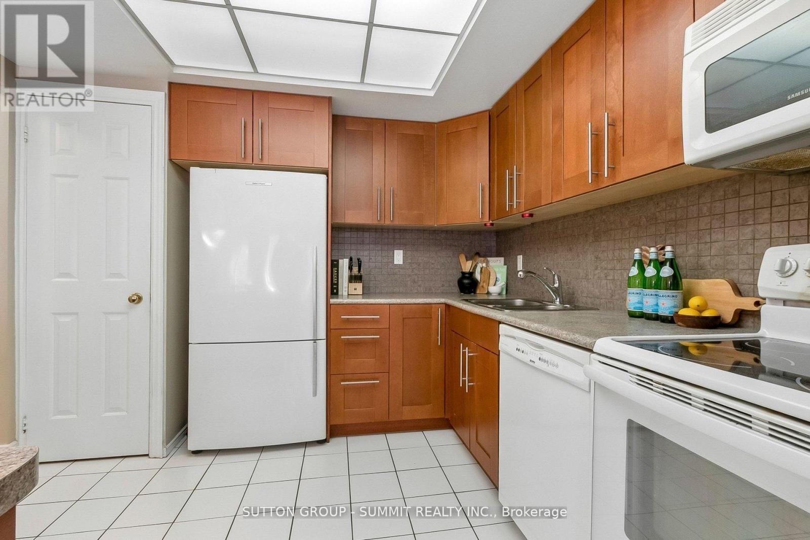 10 TAMARACK CIRCLE - 25