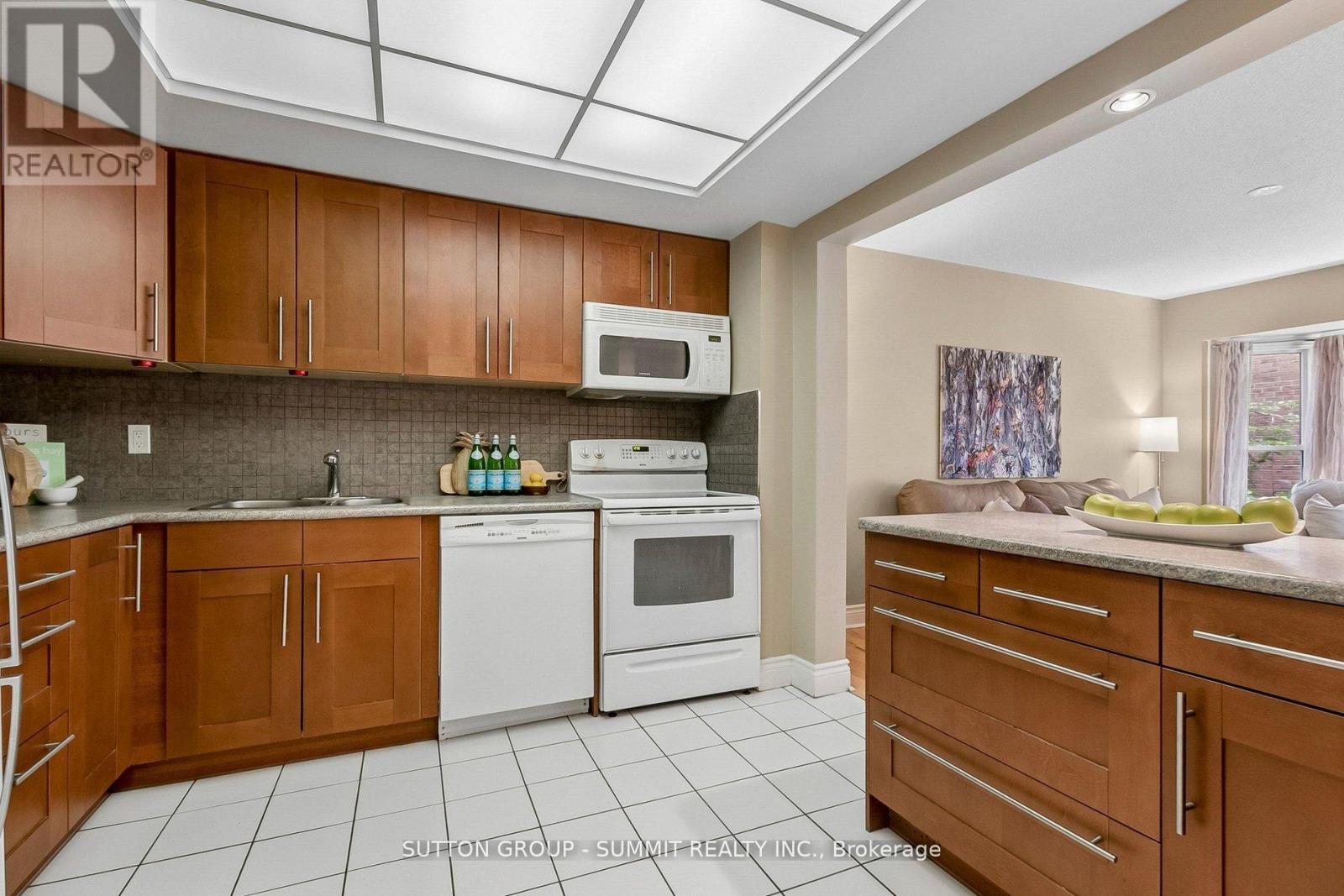 10 TAMARACK CIRCLE - 26