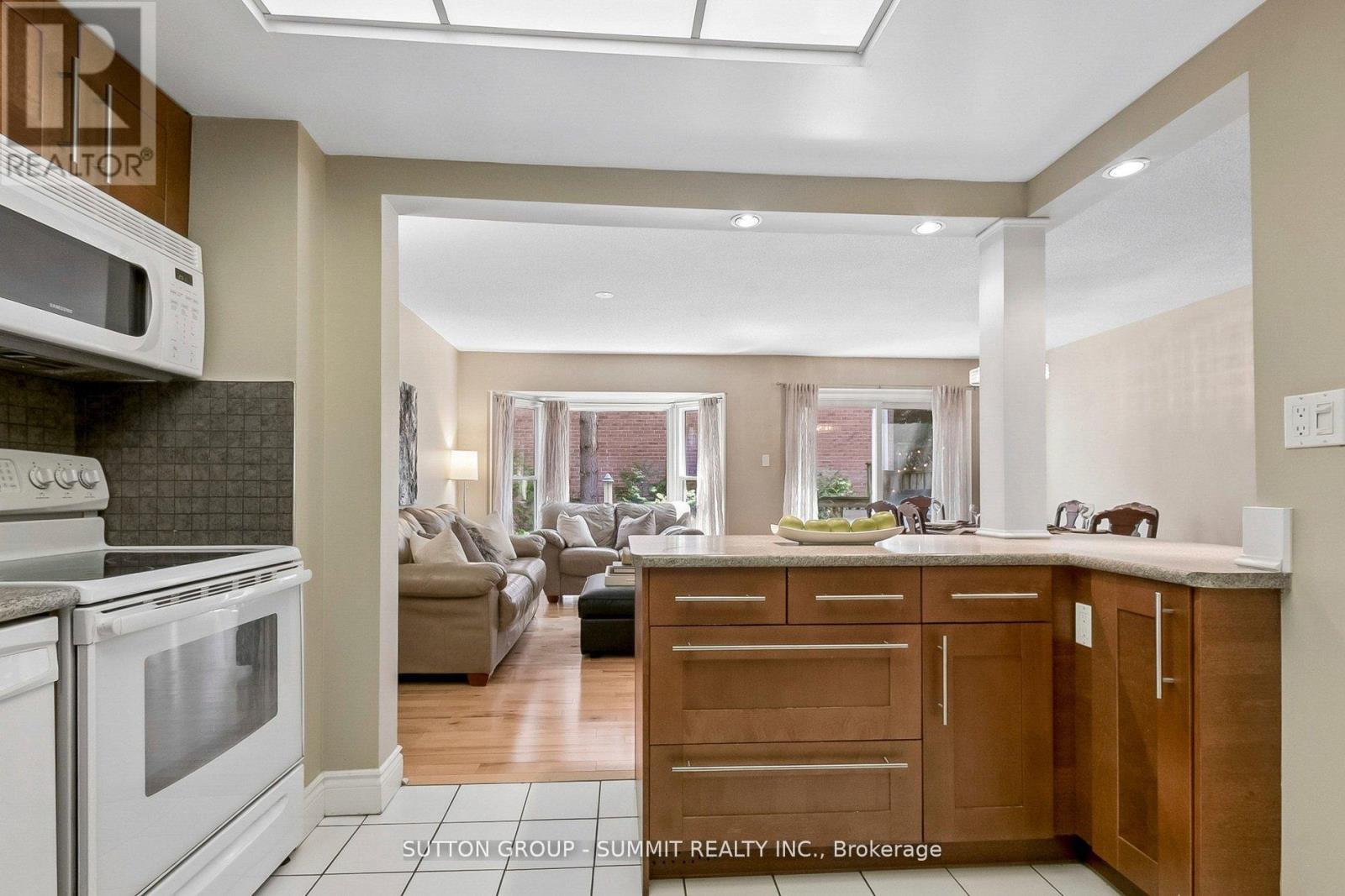 10 TAMARACK CIRCLE - 27