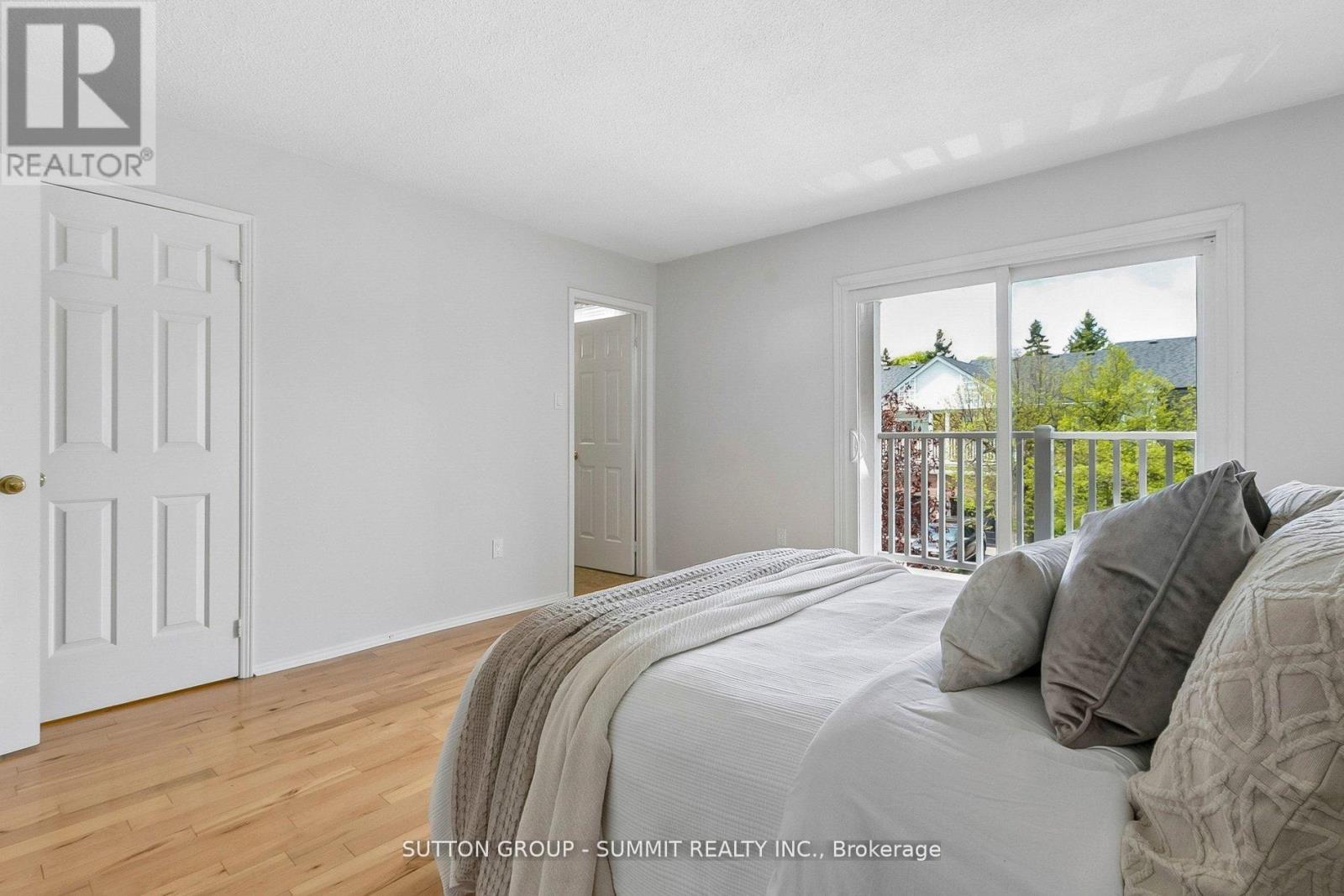 10 TAMARACK CIRCLE - 32