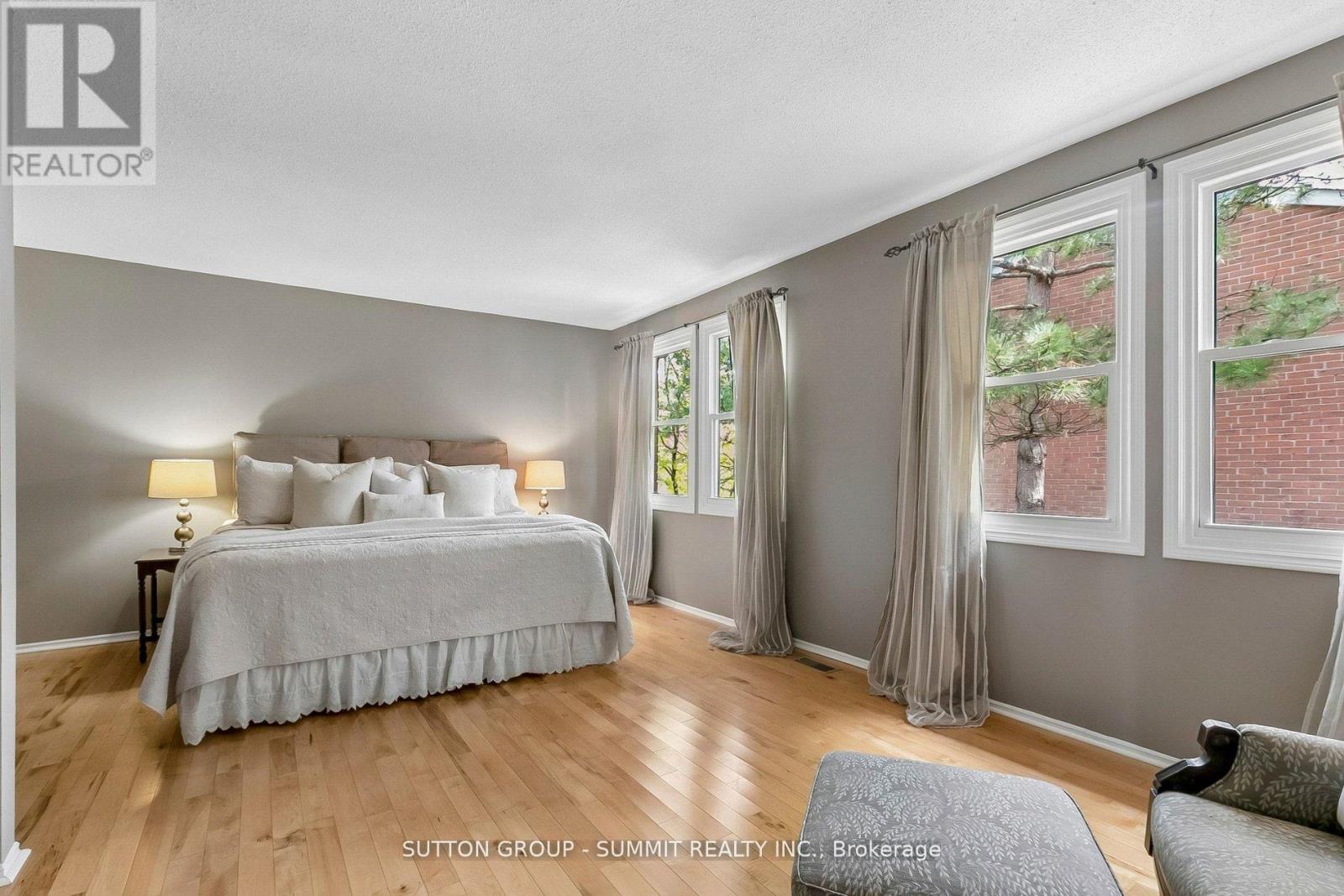 10 TAMARACK CIRCLE - 36