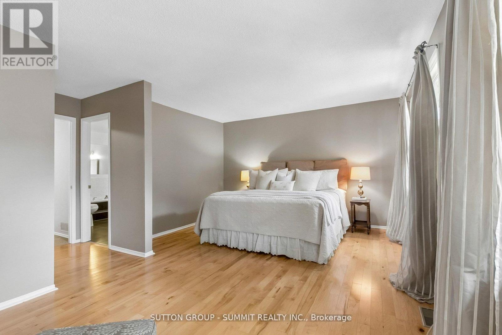 10 TAMARACK CIRCLE - 37