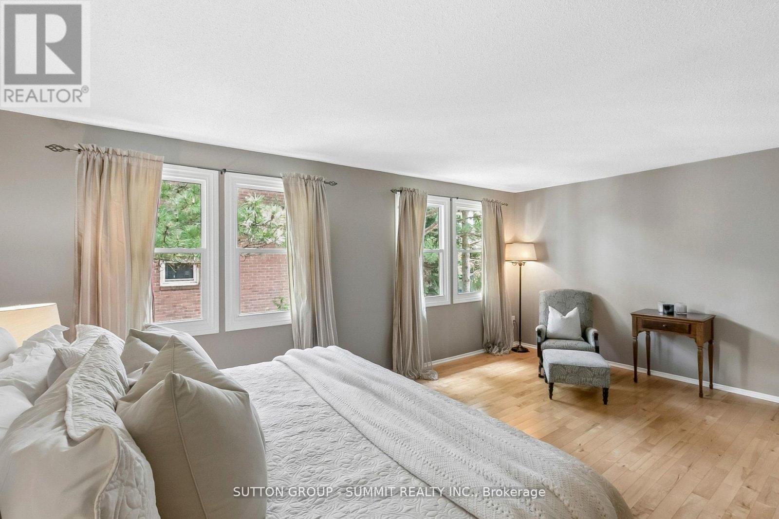 10 TAMARACK CIRCLE - 38