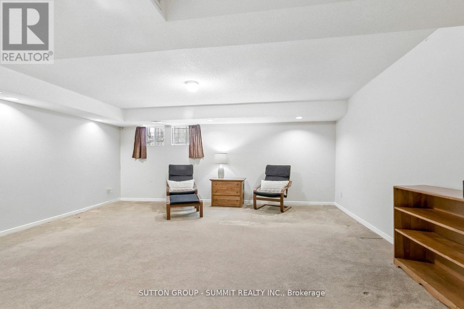 10 TAMARACK CIRCLE - 42