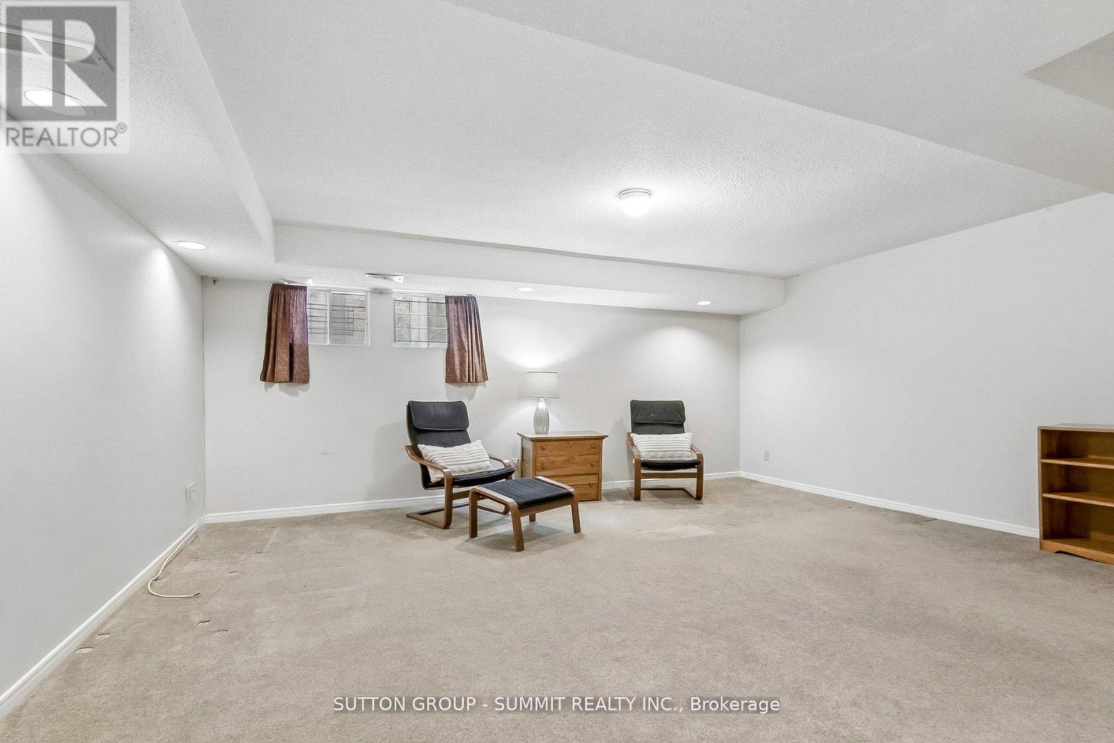 10 TAMARACK CIRCLE - 43