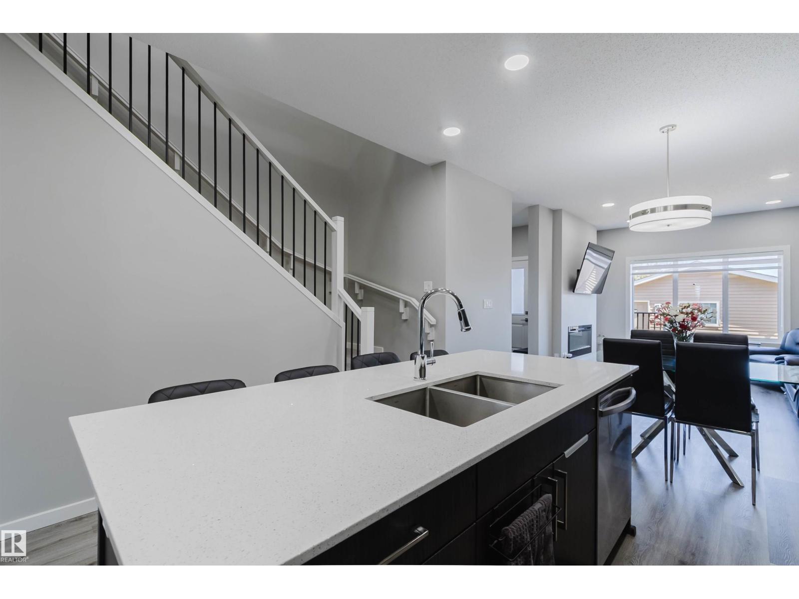 343 EDGEMONT DR NW - 10