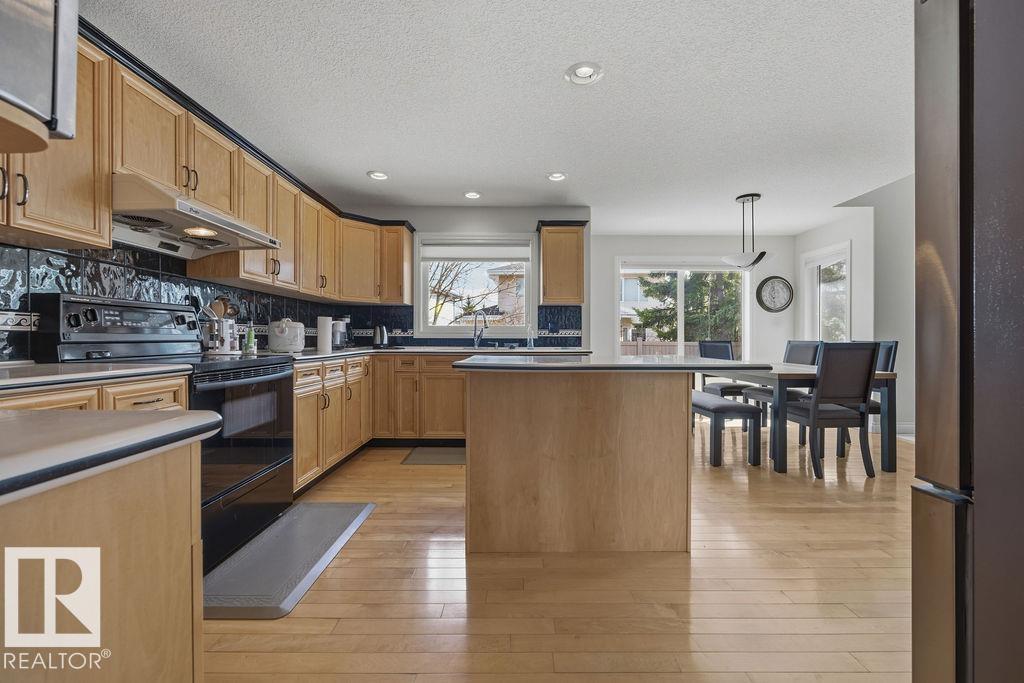 11551 14 AV NW - 19