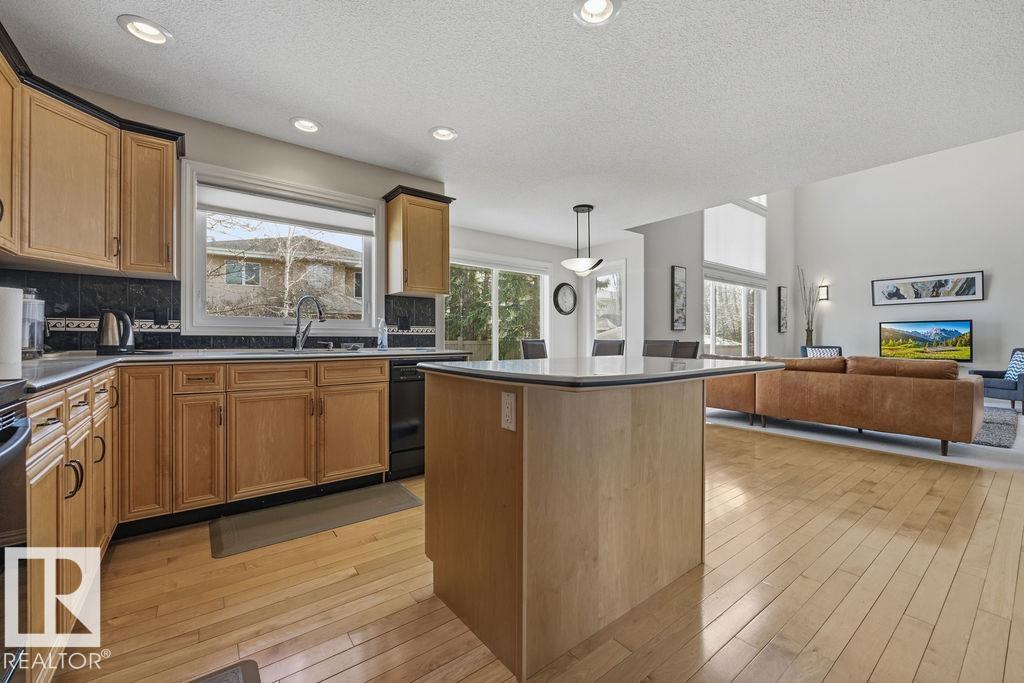 11551 14 AV NW - 20
