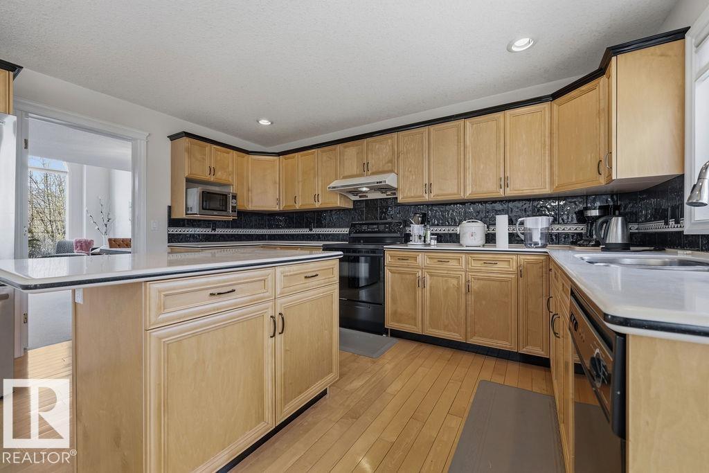 11551 14 AV NW - 22