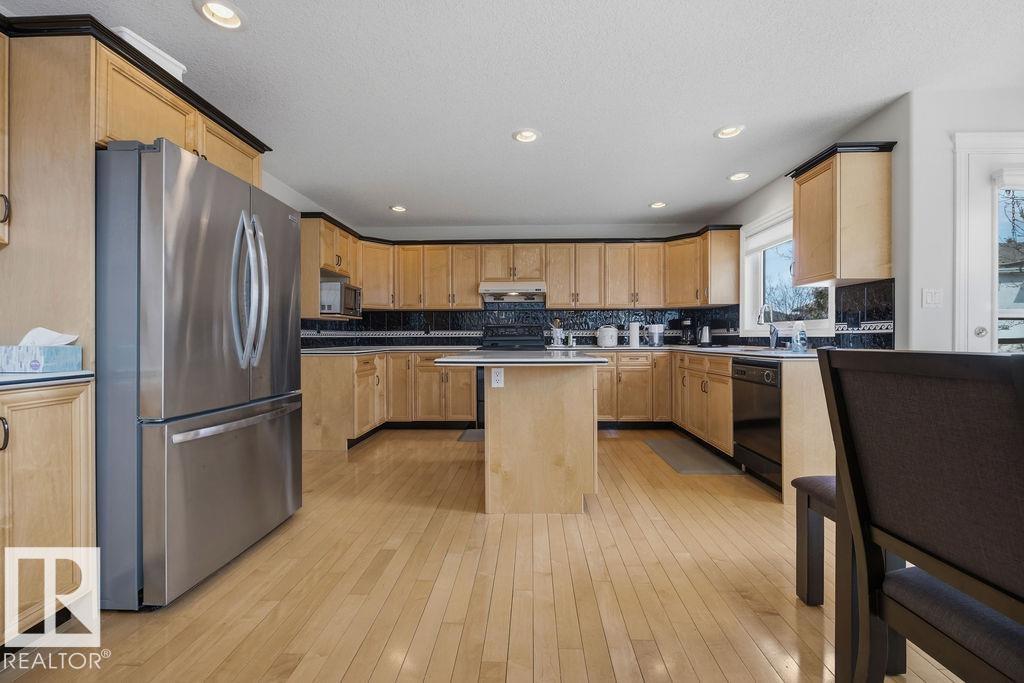 11551 14 AV NW - 23