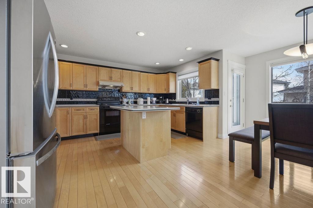 11551 14 AV NW - 24