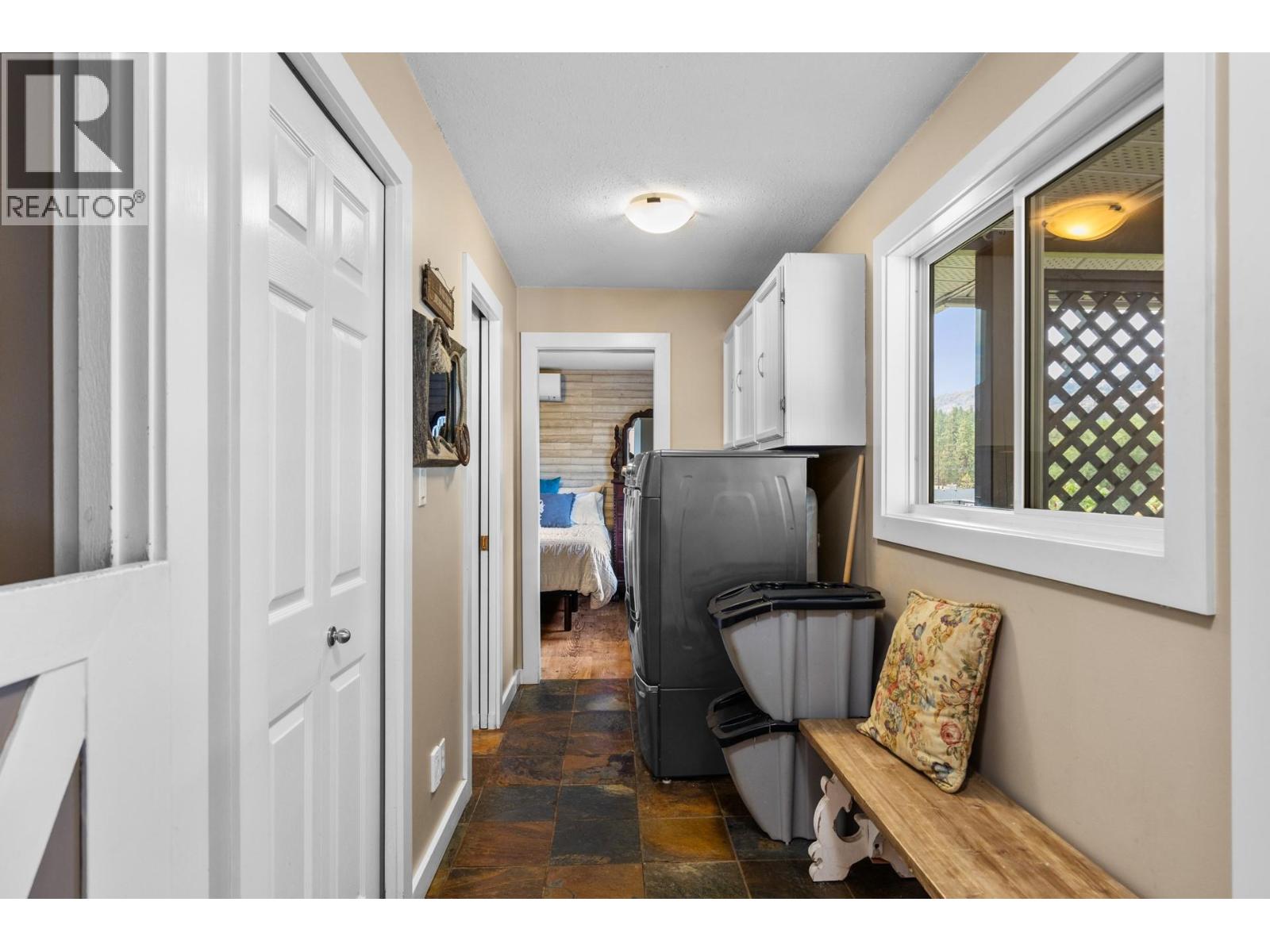 602 Johnson Crescent - 16