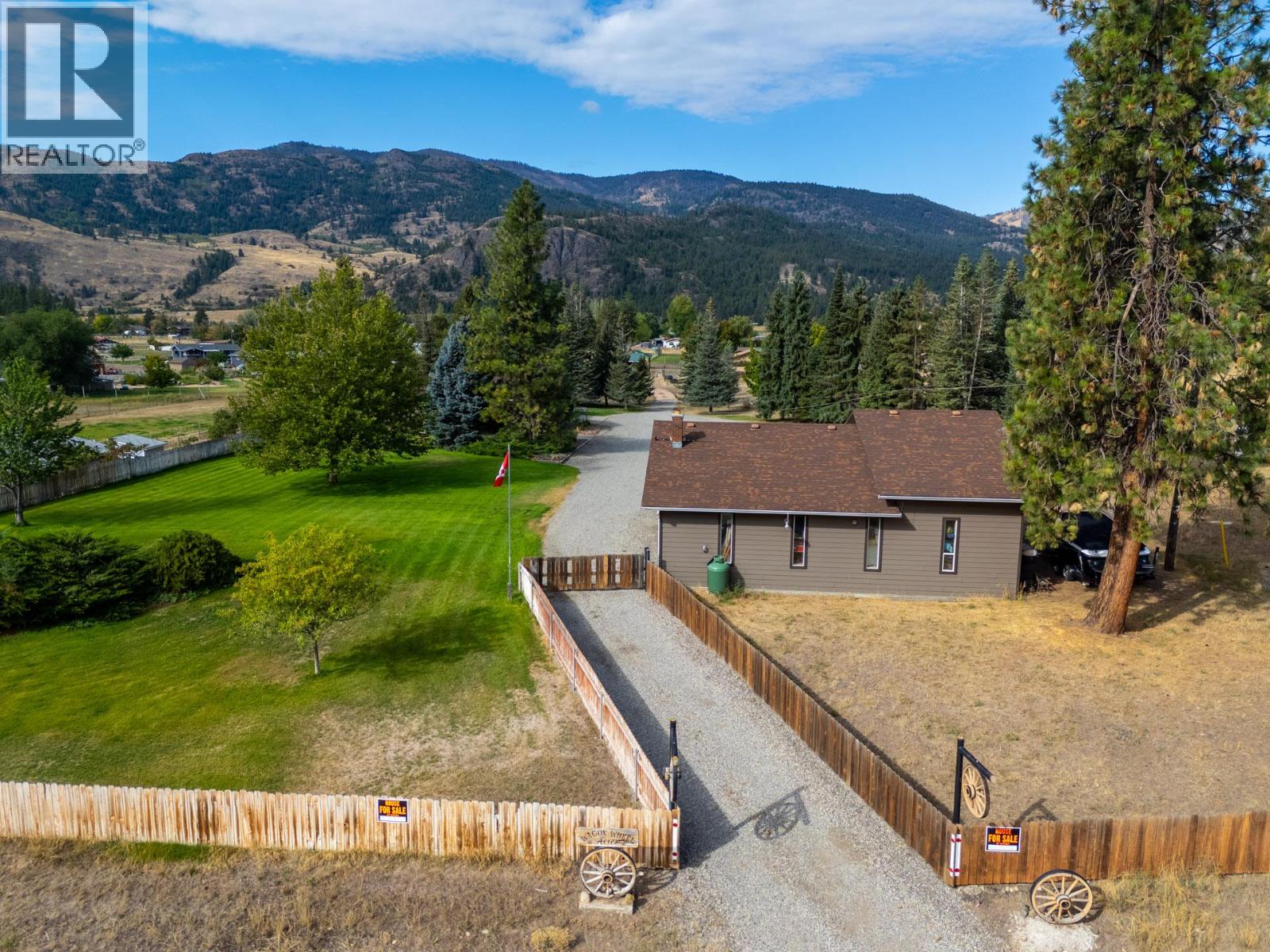 602 Johnson Crescent - 71