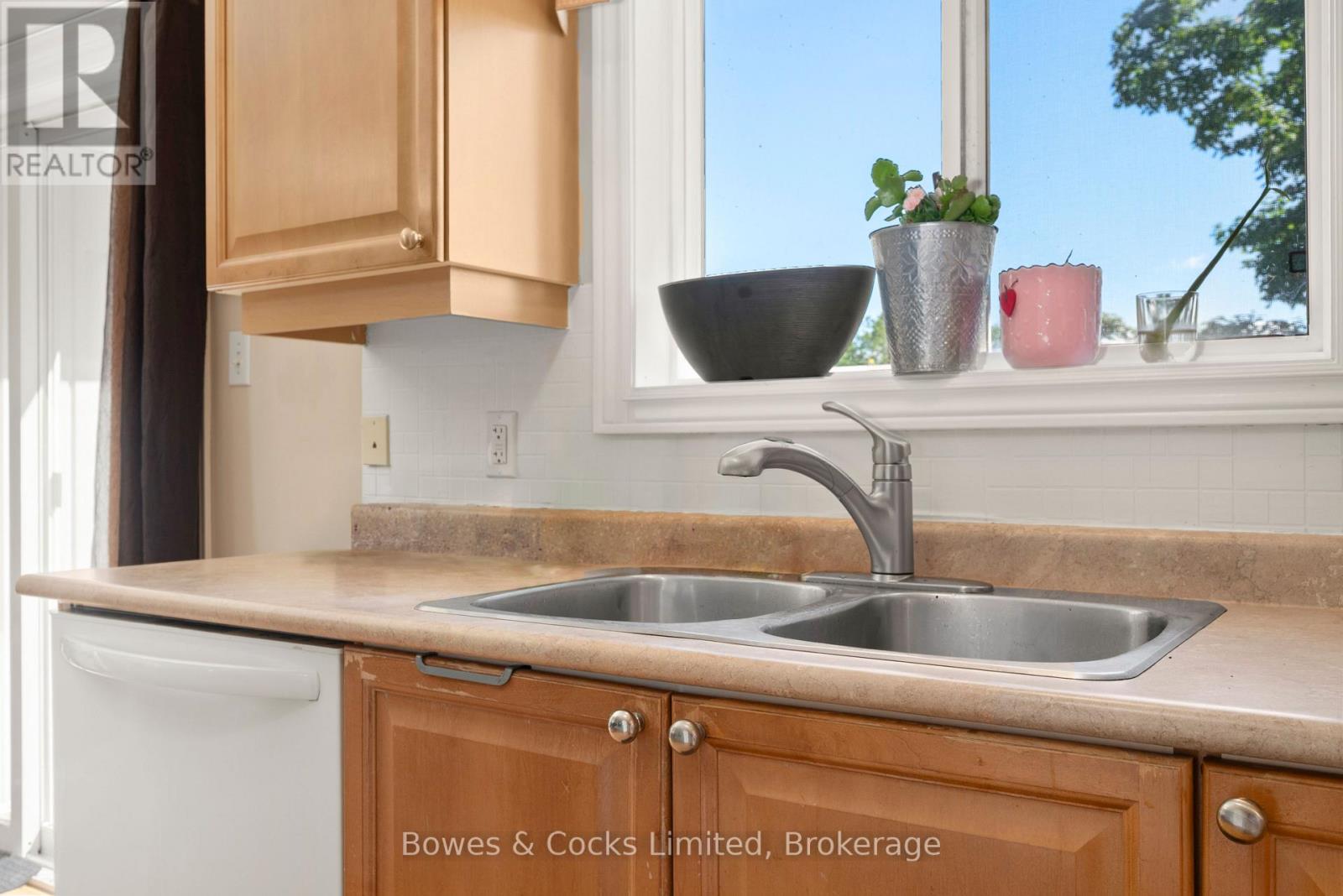 59 BIRCH CRESCENT - 23