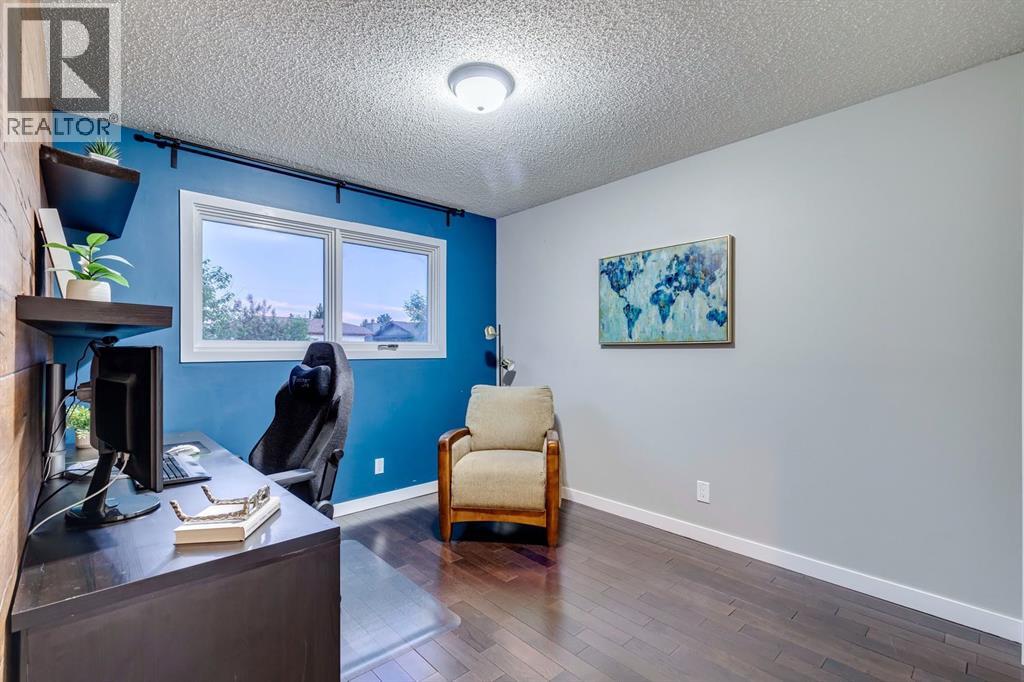 Bedroom 2 (Office)