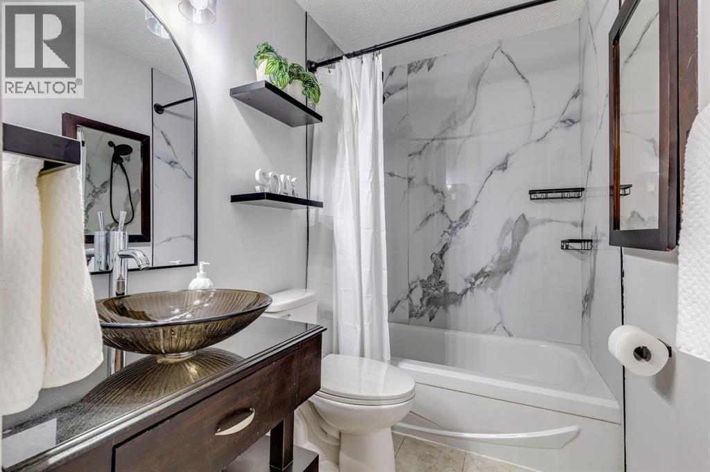 Bathroom Upper
