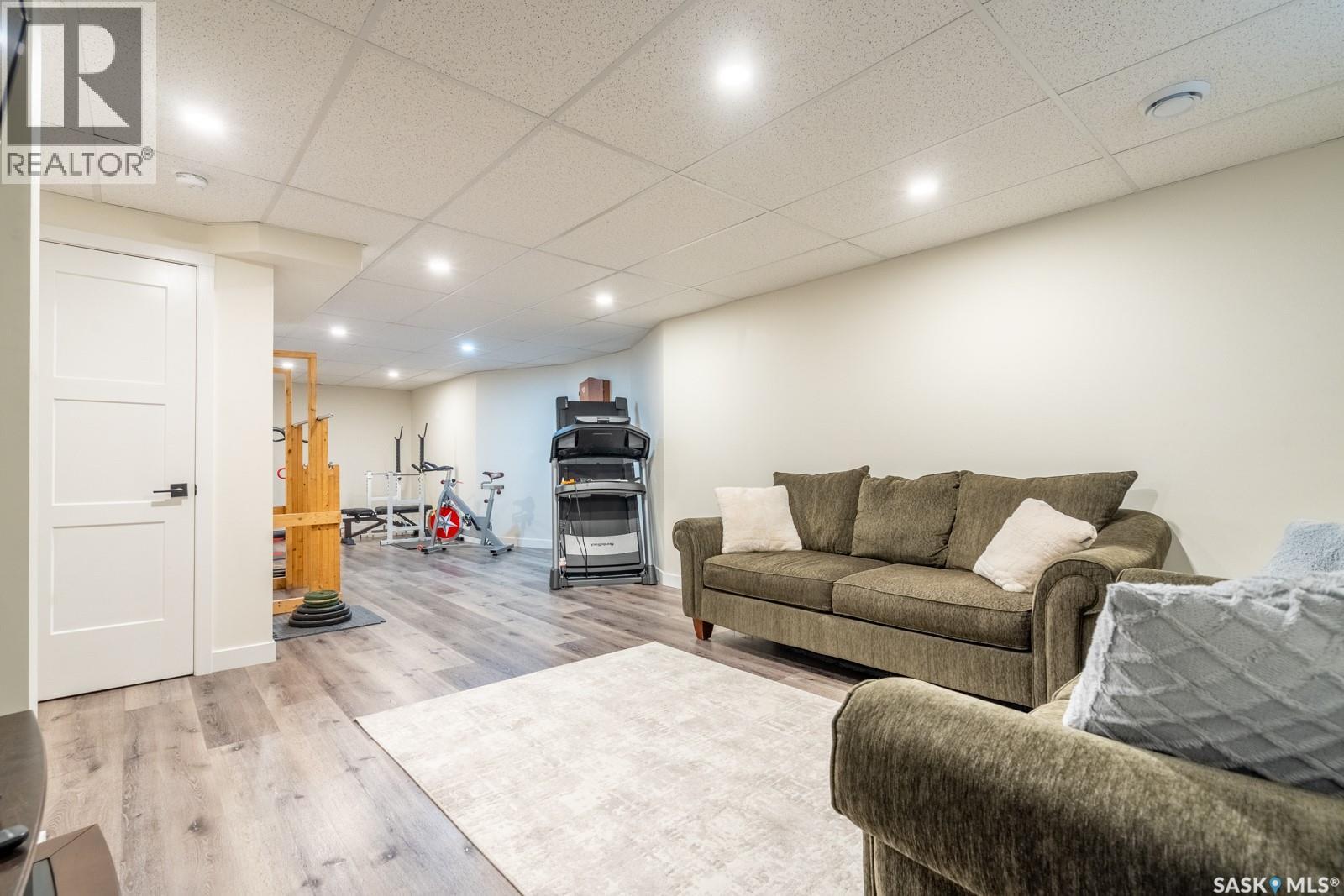 2952 St James CRESCENT — photo 37