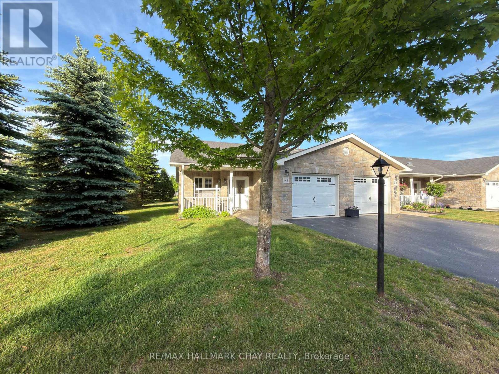 31 GARDEN GROVE CRESCENT - 1
