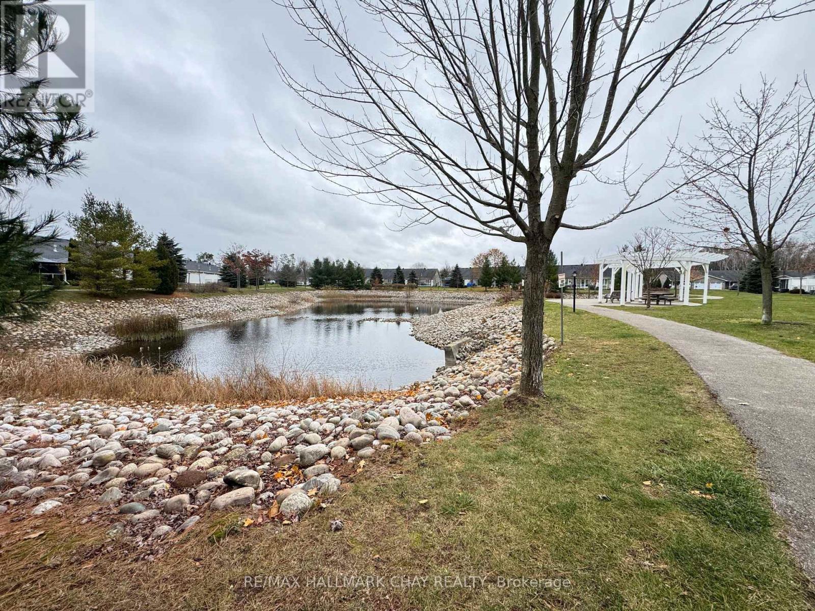 31 GARDEN GROVE CRESCENT - 30