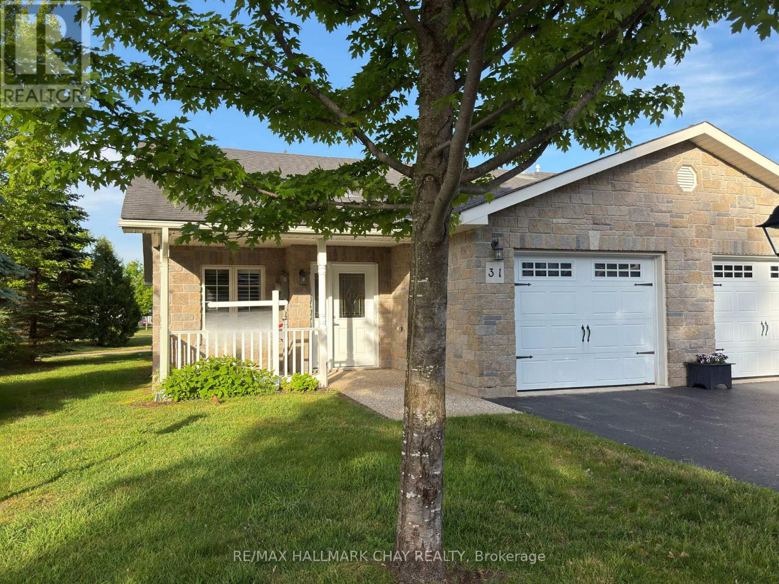 31 GARDEN GROVE CRESCENT - 2