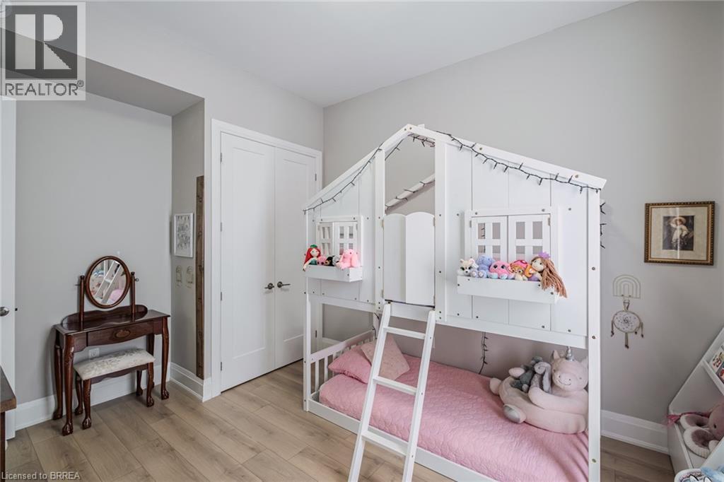 #203A 85 MORRELL Street - 23