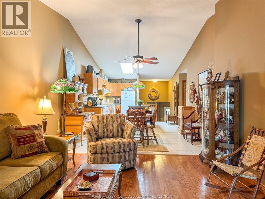 176 BENNIE AVENUE - 22