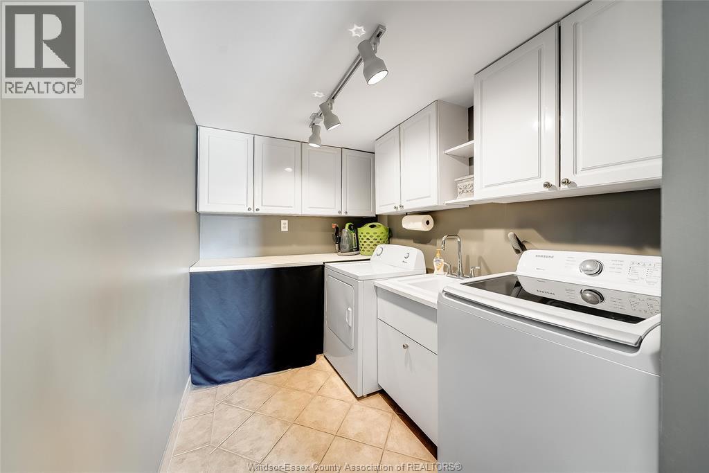 391 BETTY DRIVE - 21