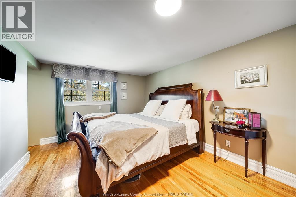 391 BETTY DRIVE - 23