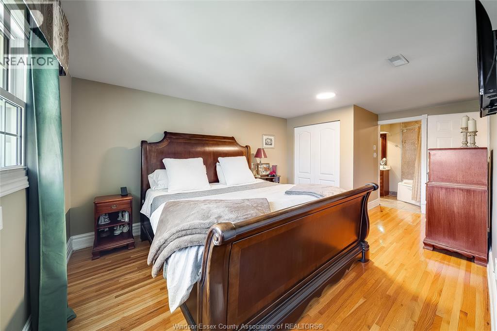 391 BETTY DRIVE - 24