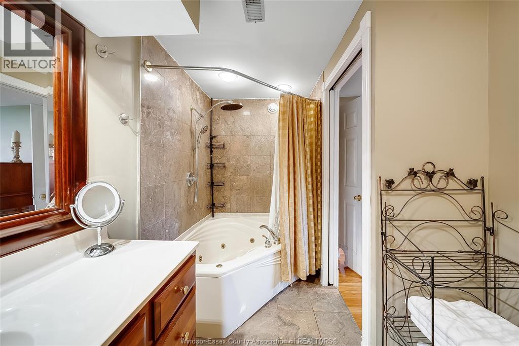 391 BETTY DRIVE - 26