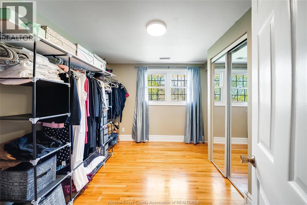 391 BETTY DRIVE - 31