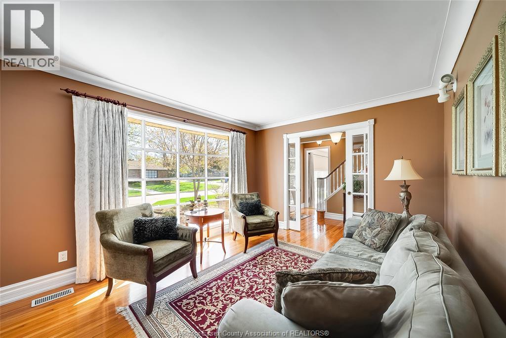 391 BETTY DRIVE - 6