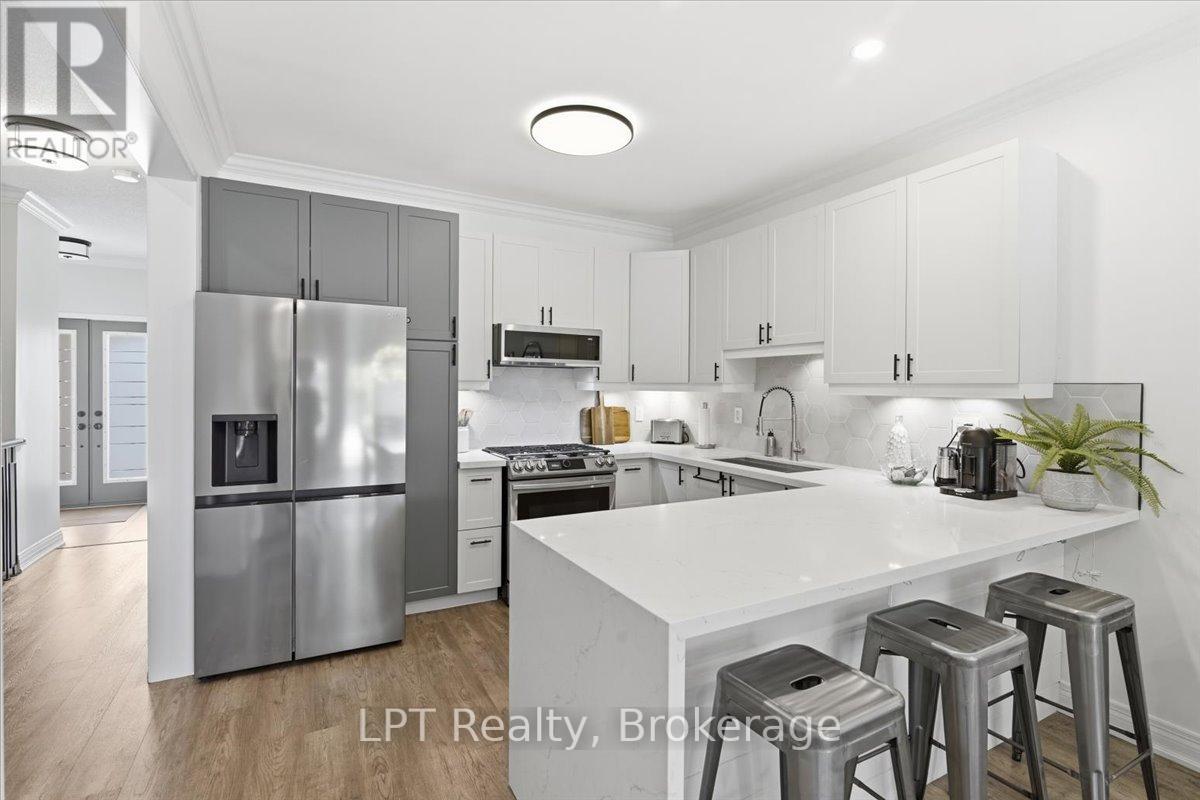 71 LAPRADE SQUARE - 11